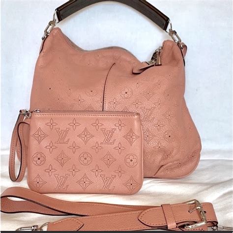 louis vuitton rose selene mahina|LOUIS VUITTON Mahina Selene Pochette PM Rose.